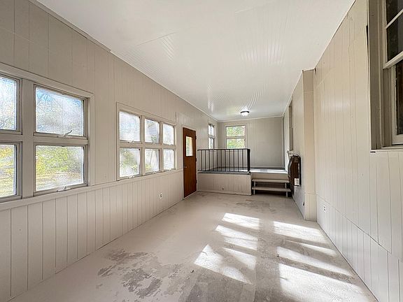 3rd image of 5123 Newhart Cir