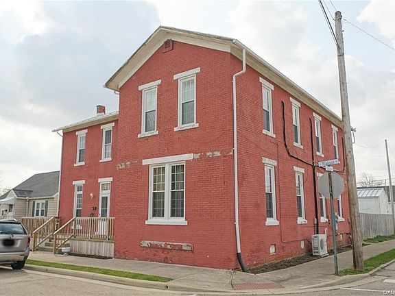 3rd image of 40 E Walnut St