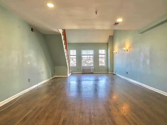 4th image of 54 Polk St #Penthouse 3