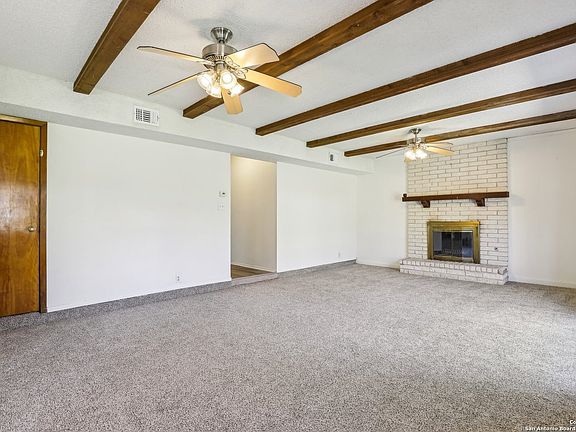 5th image of 1703 Autumn Woods St