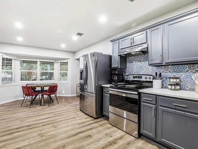 100 Northcrest Dr — Photo 3