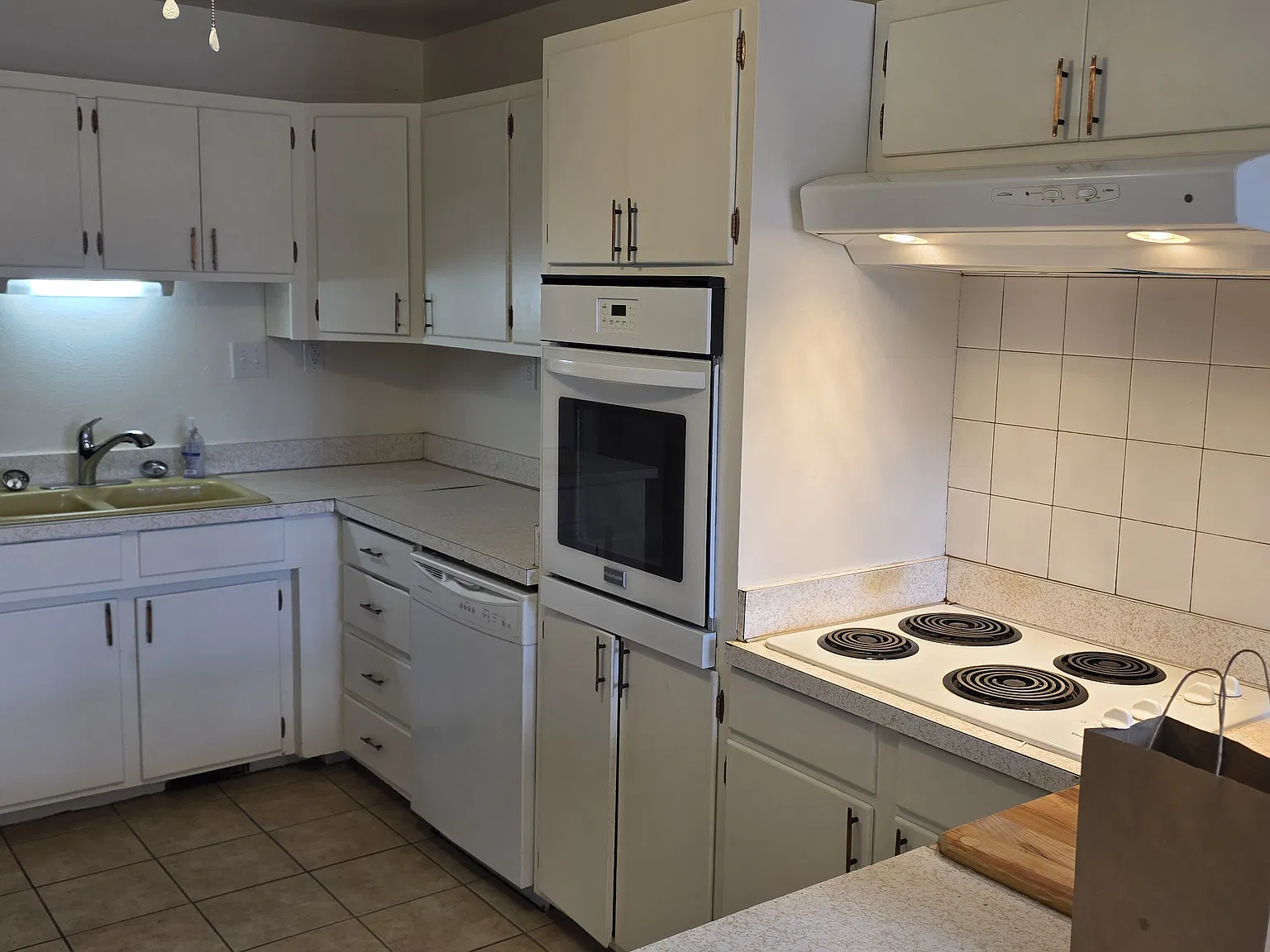 4 bed, 1986 sqft, $2,800 — Photo 3