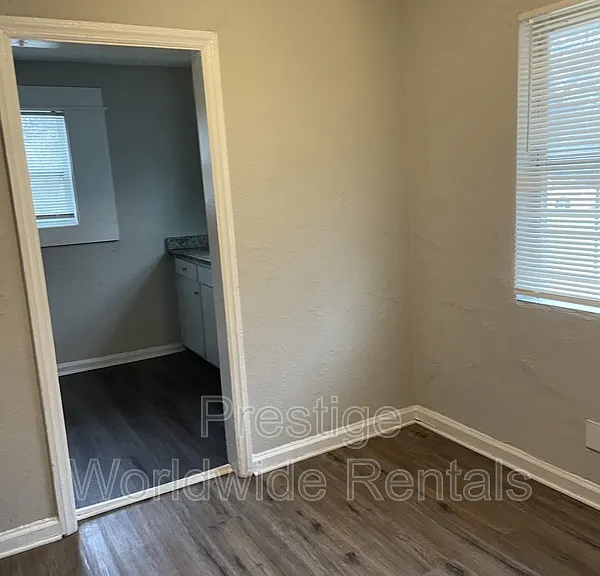 1034 Brooks Rd — Photo 6