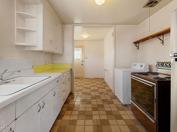 5th image of 755 Balzar Cir