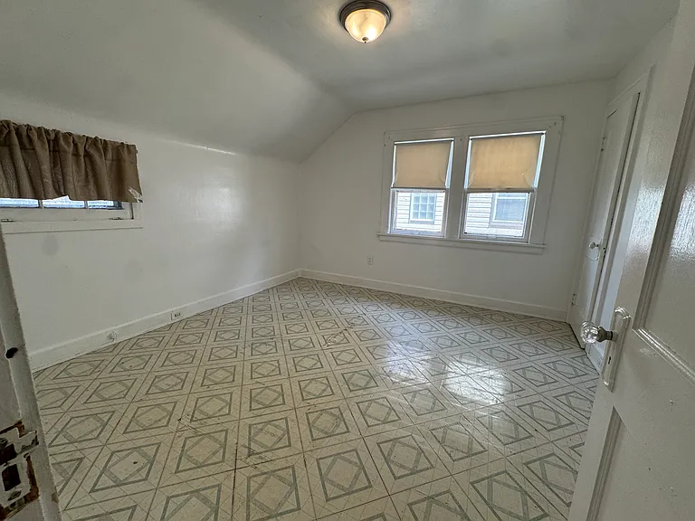 13517 Rugby Rd — Photo 9