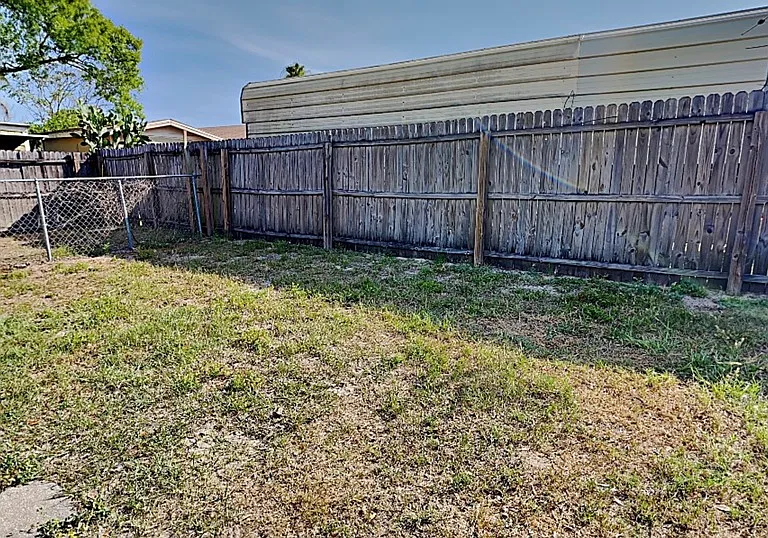 2709 Manor Hill Dr — Photo 17