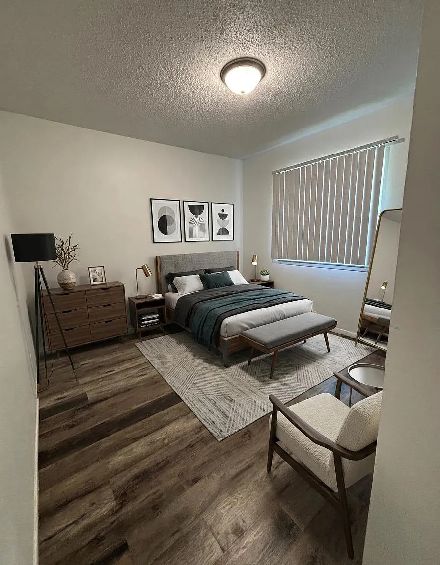 2 bed, 700 sqft, $995 — Photo 4
