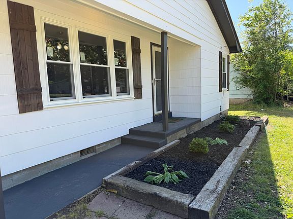2nd image of 103 Sherry Ln