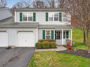 27 Tall Tree Ln, Poughkeepsie, NY 12601