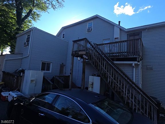 3rd image of 630 Valley St