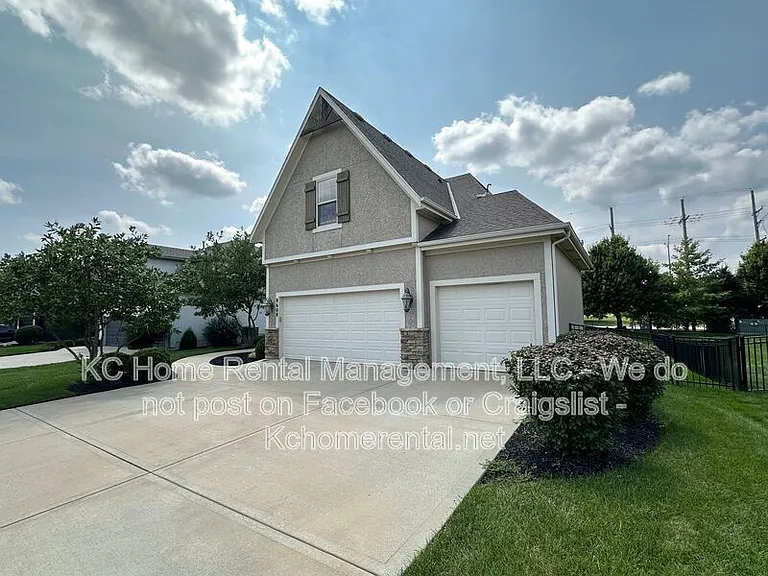 8608 W 165th Pl — Photo 2