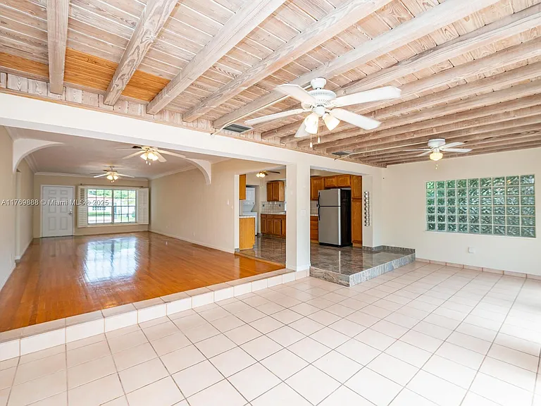 9441 Byron Ave — Photo 23