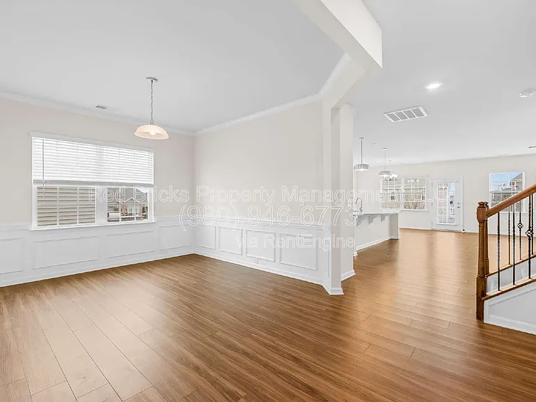 2207 Restina Dr — Photo 6