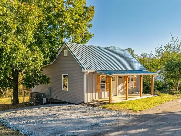 104 W 1st St, Williamston, SC 29697