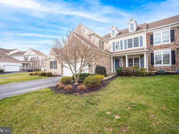 335 S Caldwell Cir, Downingtown, PA 19335