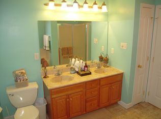 18 Minotto Ln, Douglassville, PA 19518