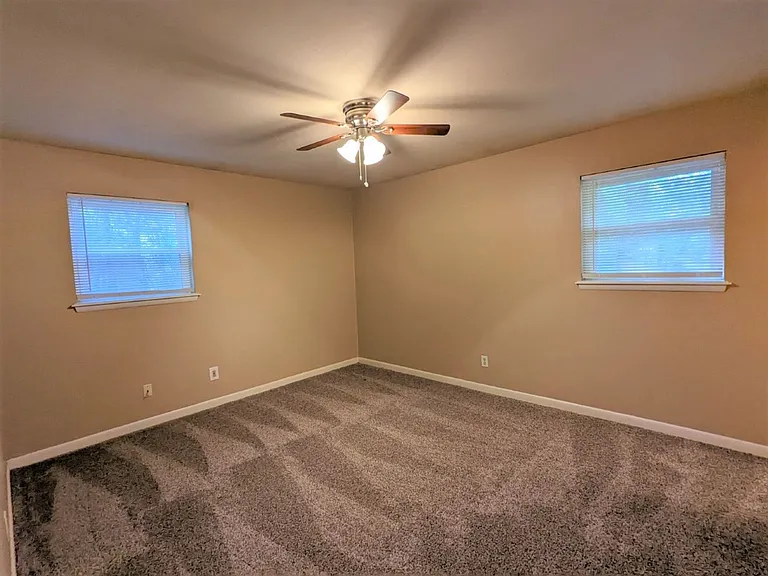 1813 Hardy Dr — Photo 26