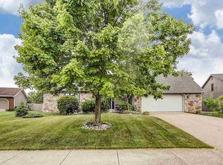 810 Glen Eagle Ln, Fort Wayne, IN 46845