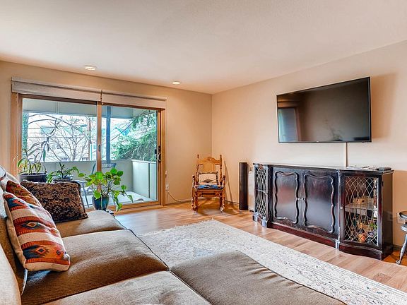 4th image of 2227 Canyon Blvd APT 253B