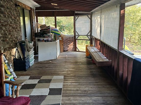 3rd image of 52 Brenda Rd