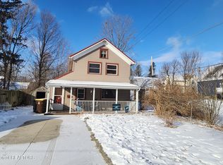 718 S Barnes St, Mason, MI 48854