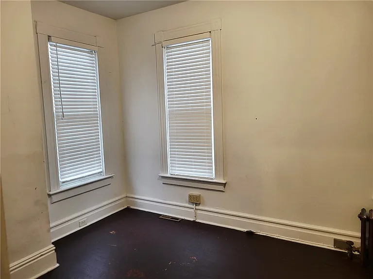 438 S Maple Ave — Photo 12