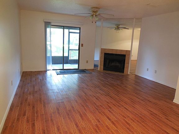 5th image of 1092 Sea Hawk Dr N