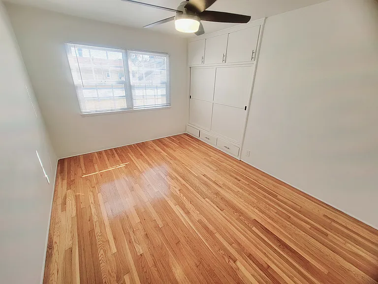2215 E 2nd St #5 — Photo 8