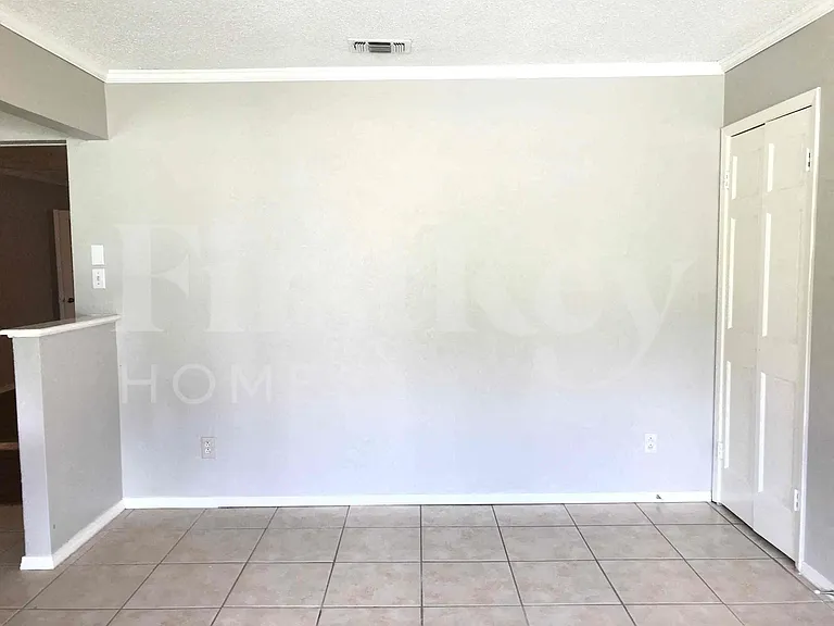 2710 Peachtree Ln — Photo 12