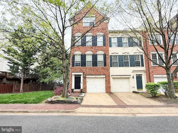 162 Barrett Pl #1, Alexandria, VA 22304