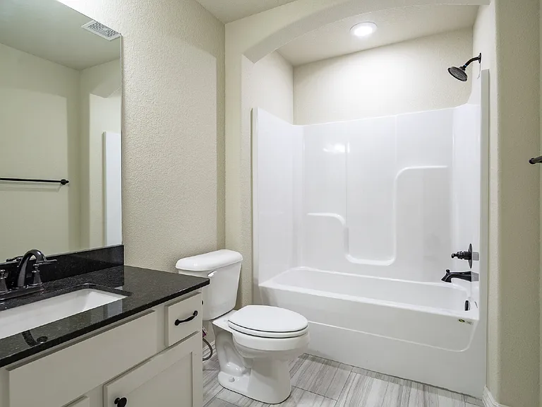 921 Sassafras Ln — Photo 4