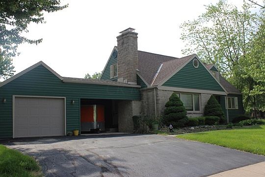 2nd image of 290 Grove St