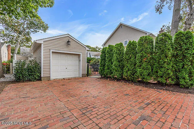 8 Glenwood Pl — Photo 56
