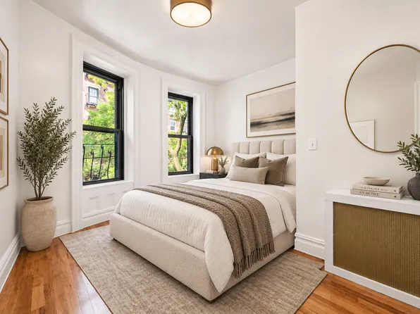 322 West 11th Street image 1 of 5