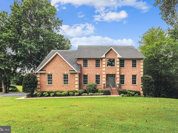 32 Grays Rd, Harwood, MD 20776