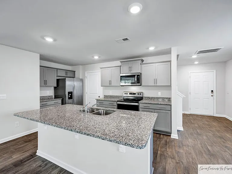 2128 Elmridge Rd — Photo 5