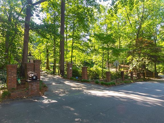 4th image of 4107 Beechwood Dr NW
