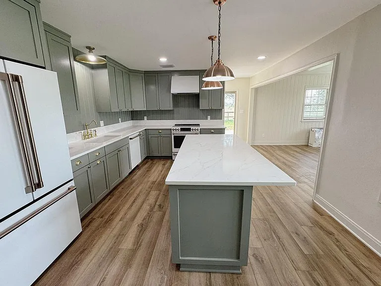 5121 FM 446 — Photo 14