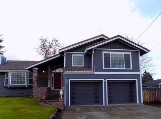 739 Pierce Rd, Medford, OR 97504