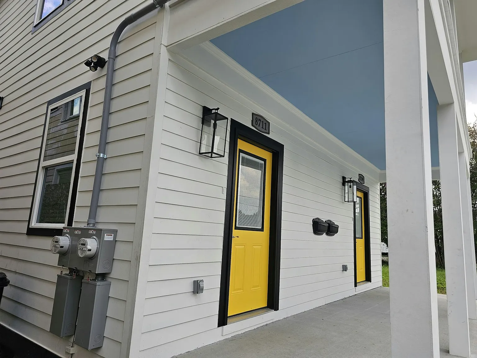 8709 Apricot Street — Photo 4