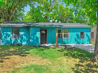 902 Skylark Dr, Arlington, TX 76010