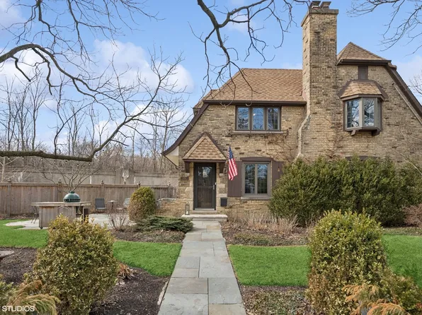 214 Poplar St, Winnetka, IL 60093