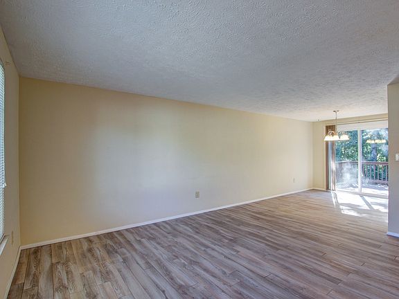 3rd image of 7612 Creekstone Ct