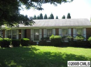6330 Bridgeport Dr, Charlotte, NC 28215