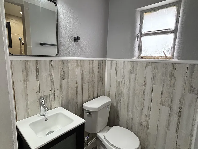 501 Main St #2 — Photo 7