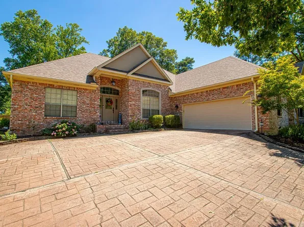 712 Heritage Hills Dr, Benton, AR 72019