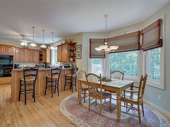 3rd image of 270 Cimmaron Dr #A