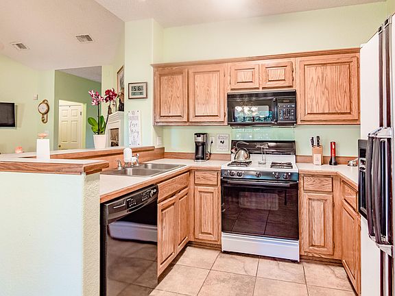 4th image of 14416 Williamsburg Dr