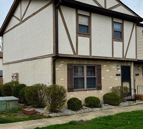 2nd image of 3830 Queen Anne Pl