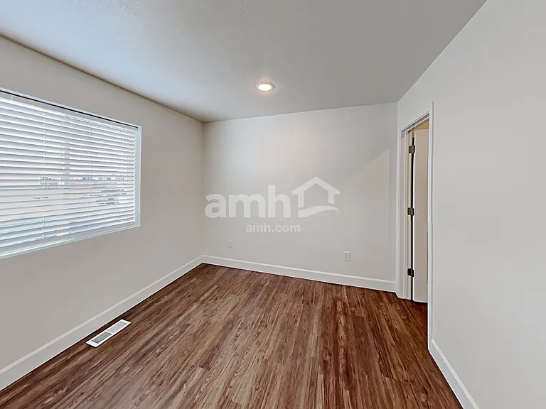 1419 E Perelle Ln — Photo 15